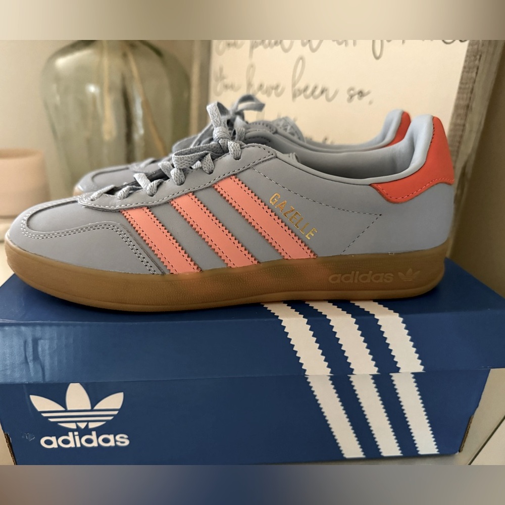 Adidas Gazelle Wonder Blue/Solar Orange Gum sole. BASICALLY Like New!!